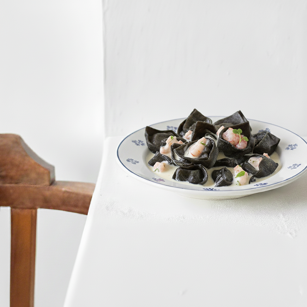 tortelli neri gamberi e pecorino