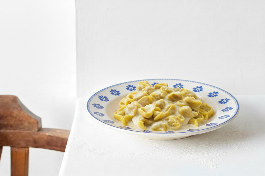 tortellini bolognesi in crema di parmigiano
